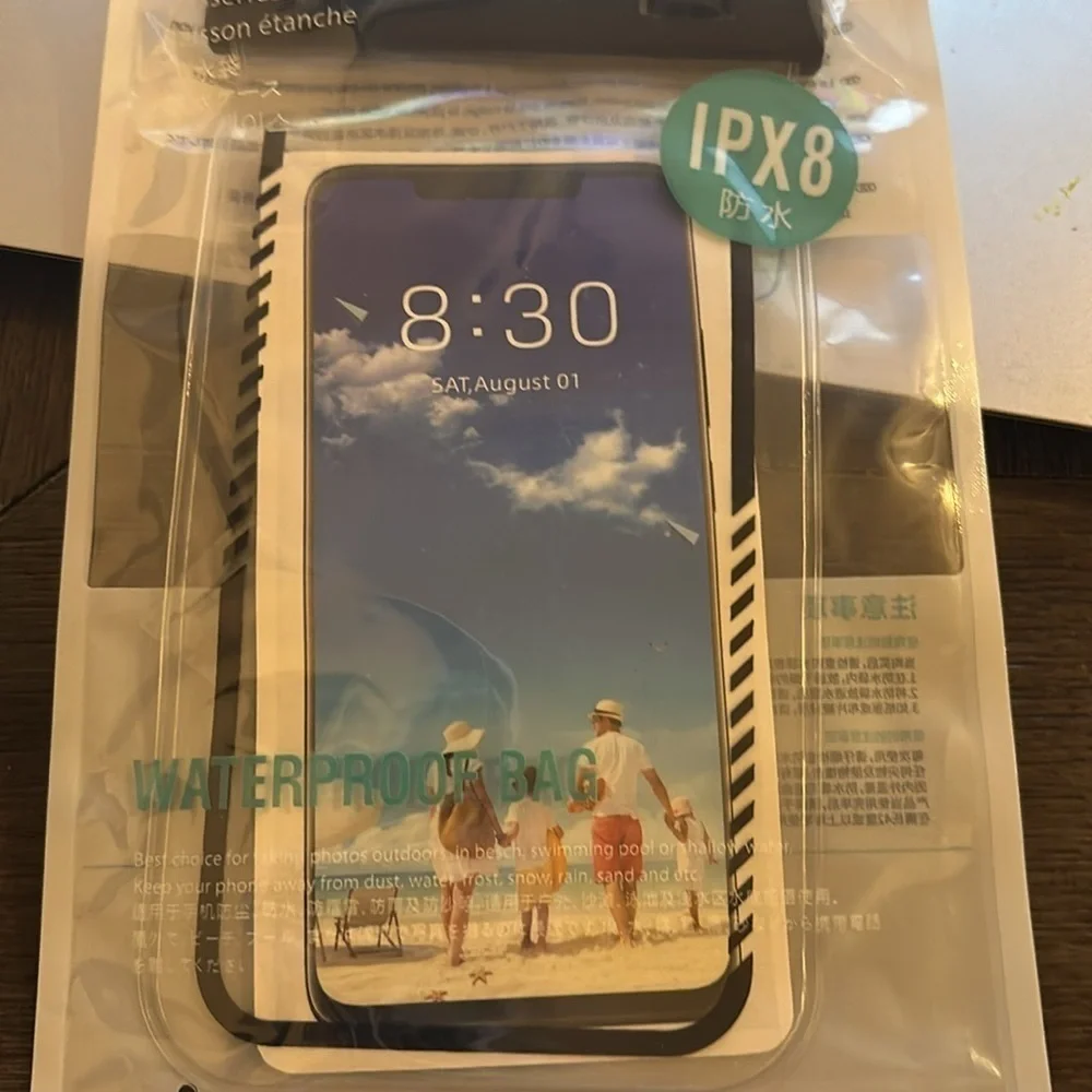 Universal waterproof phone holder pouch-NWT - Picture 2 of 2